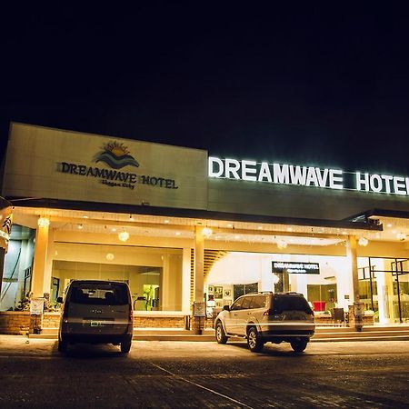 Dreamwave Hotel Ilagan Kültér fotó