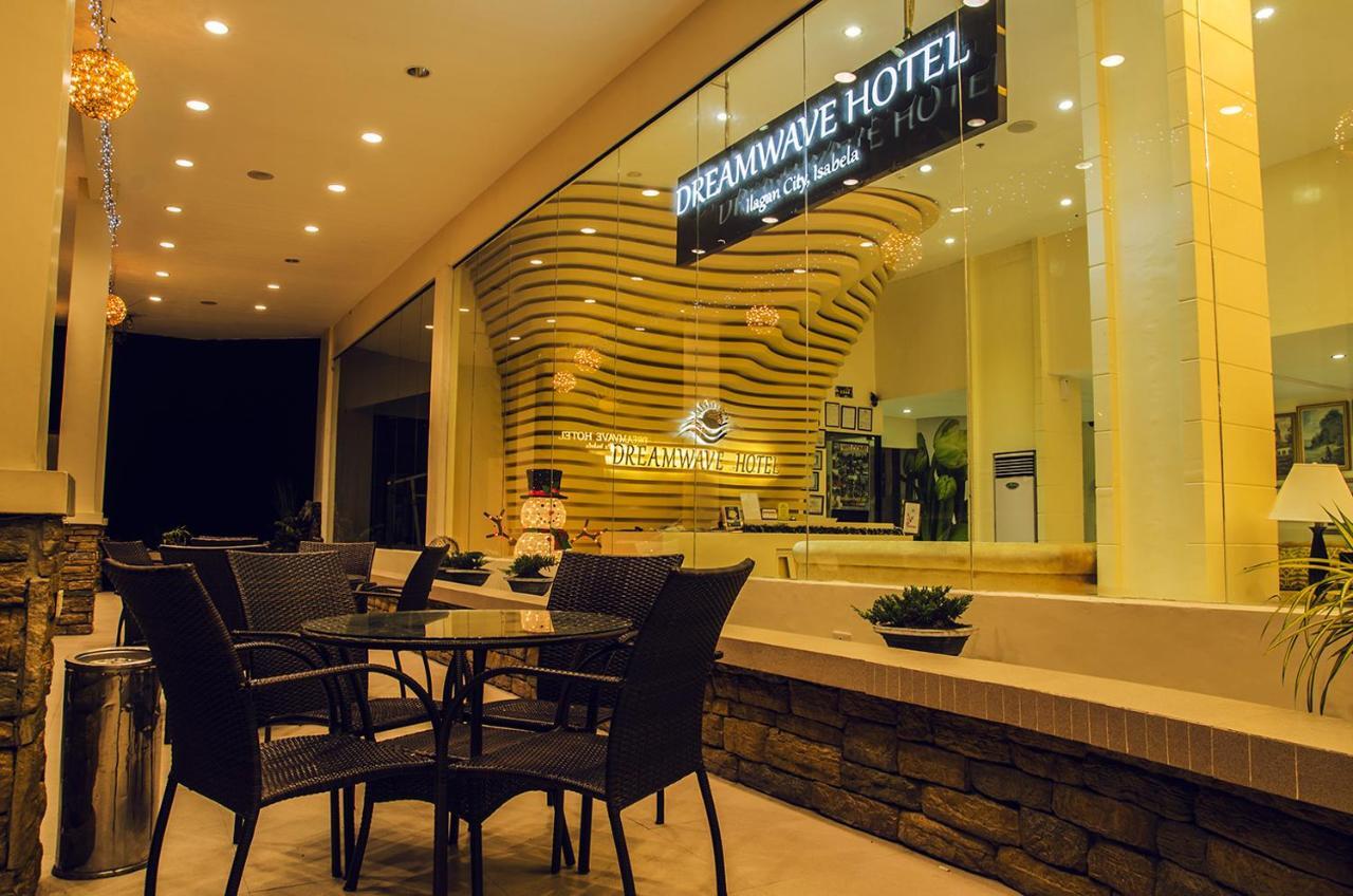 Dreamwave Hotel Ilagan Kültér fotó